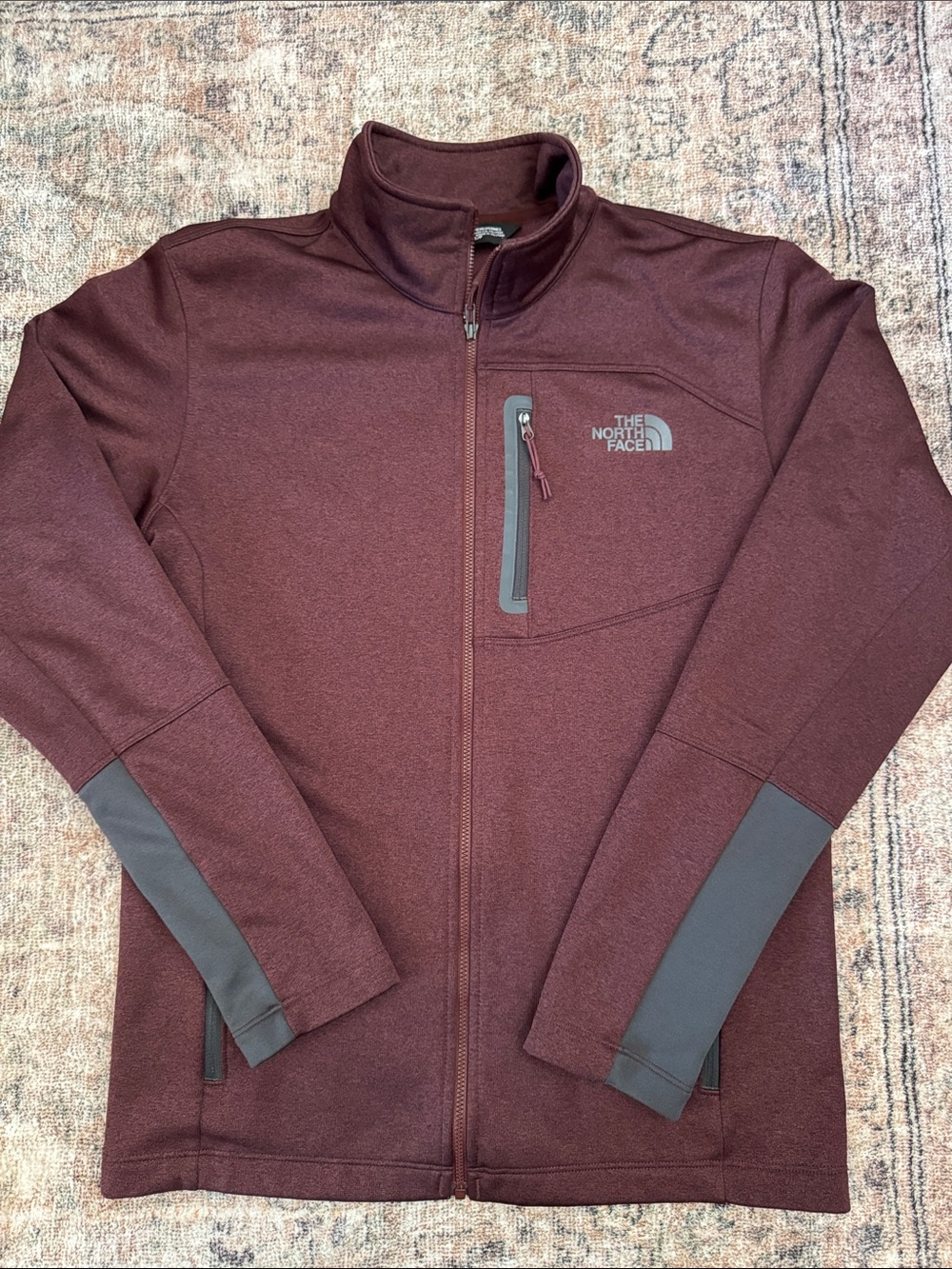 The North Face Men's Burgundy Lightweight Full-Zip Shirt Jacket